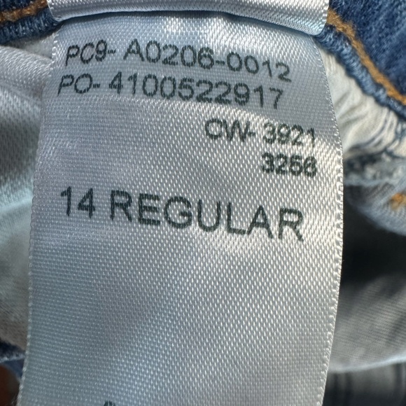 Signature by Levi Strauss Blue Jean Shorts with Frayed Hem - Picture 6 of 6